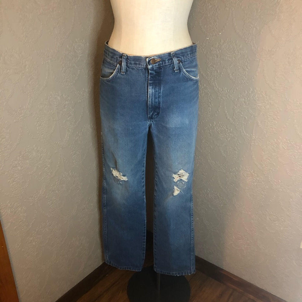 Vintage High Rise Wrangler Jeans Distressed 33 34